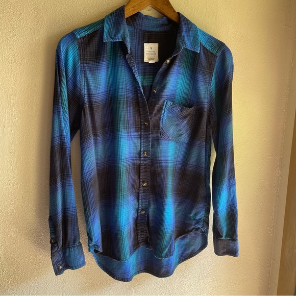 American Eagle Outfitters The Vintage Boyfriend Plaid Viscose Blend Shirt. Small - Picture 2 of 10